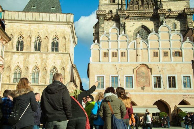 Prague: 3-hour Old Town and Prague Castle Tour in German - Meeting Point and Check-In