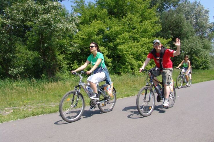 Prague: 3-hour River & Park Bike Tour to Troja Chateau - Tour Details