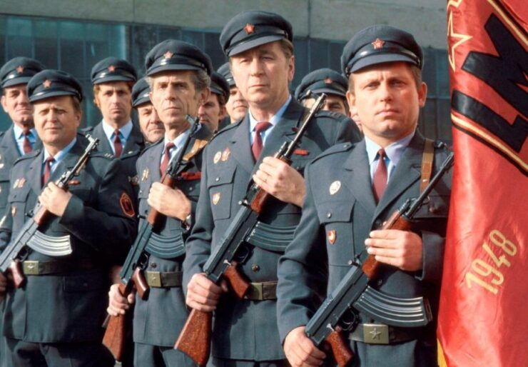 Prague: 3-Hours Wars & Totality Guided Walking Tour - Tour Duration and Guide Availability