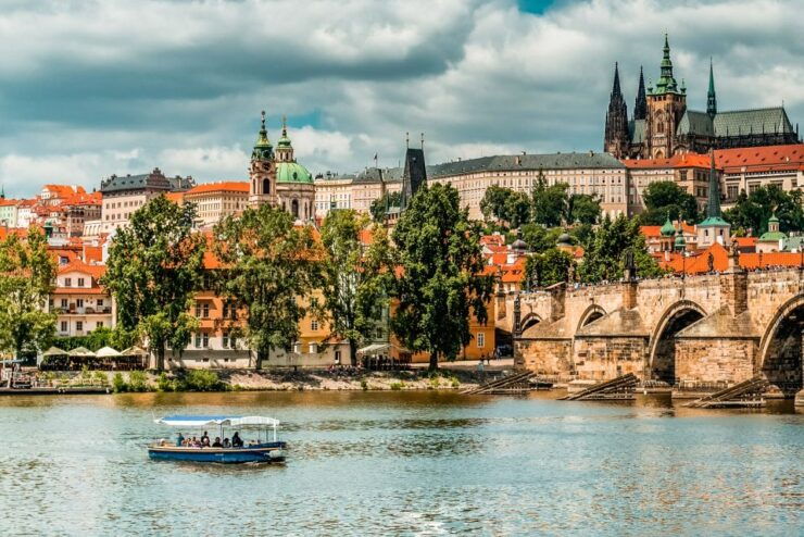 Prague: 45-Minute Sightseeing Cruise to Devil's Channel - Activity Information