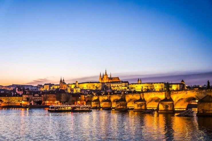 Prague: 50-Minute Sightseeing Evening Cruise - Cruise Duration and Flexibility Options