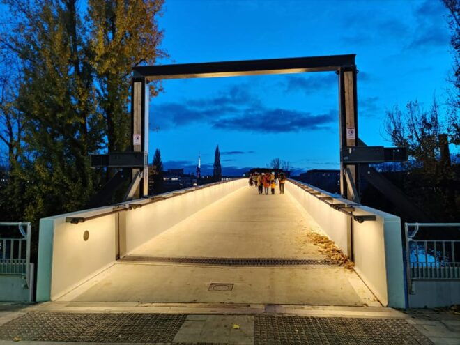 Prague: a Different Tour With Your Local Friend! - Important Information
