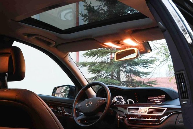Prague Airport Luxury Transfer by a Mercedes Benz S Class - What To Expect