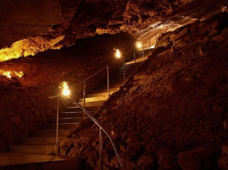Prague: All-Inclusive Karlstejn Castle and Caves Tour - The Experience: What Travelers Say