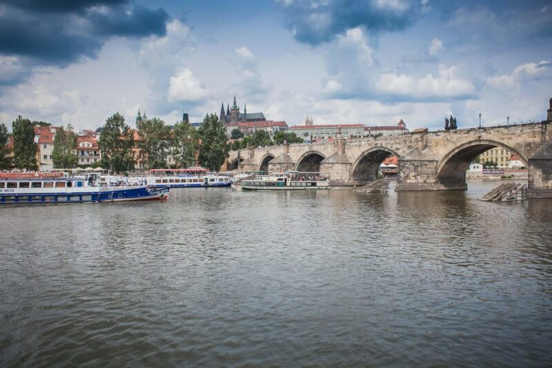 Prague: An unforgettable 2-hour cruise on the Vltava River. - Who is This Tour Best For?