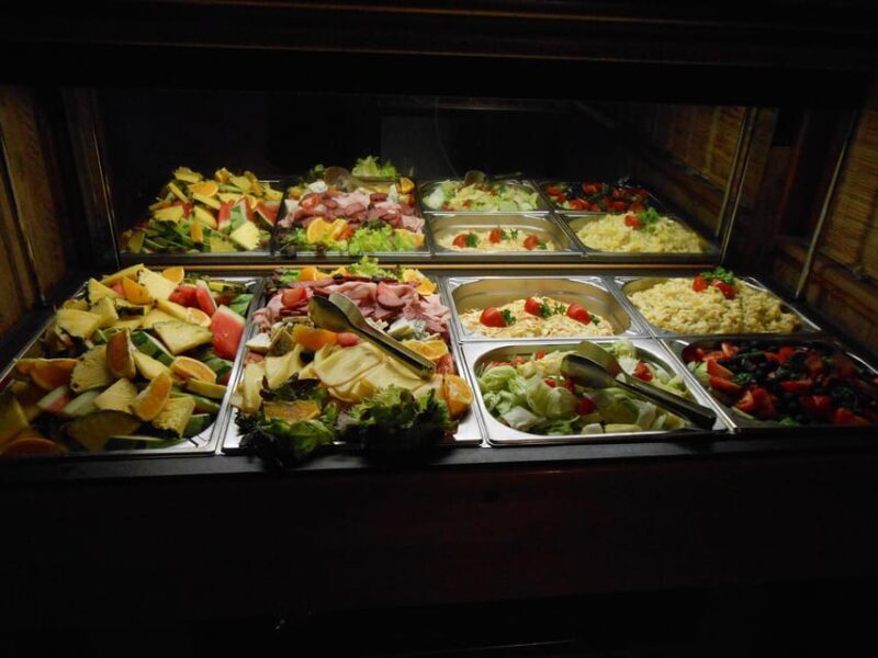 Prague At Dusk: 1-Hour Historic Boat Tour with Commentary - An Honest Look at the Experience