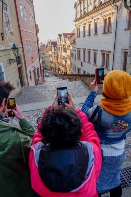 Prague: Before the Crowd Sunrise Tour & Breakfast - Good To Know