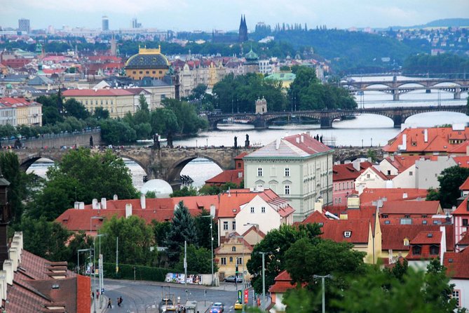 Prague Bike Tour - Stunning Viewpoints, Castle, City & Park - Meeting and Pickup Details