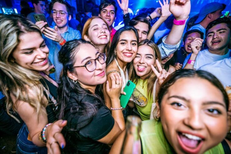 Prague: Boat Party With Unlimited Drinks & After Party Entry - Itinerary and Scenic Highlights