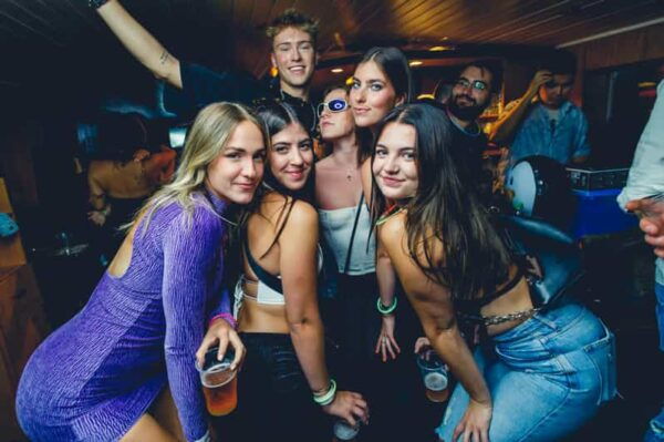 Prague: Boat Party With Unlimited Drinks & After Party Entry - What to Expect on Board