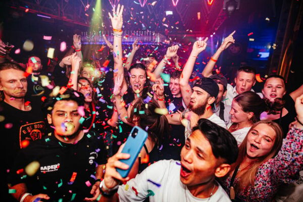 Prague: Boat Party With Unlimited Drinks & After Party Entry - Tips for an Unforgettable Experience