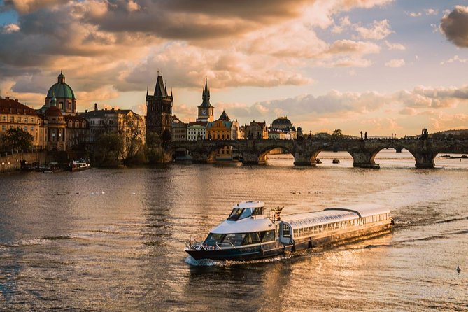 Prague Boats 3-hour Dinner Cruise - Activity Overview
