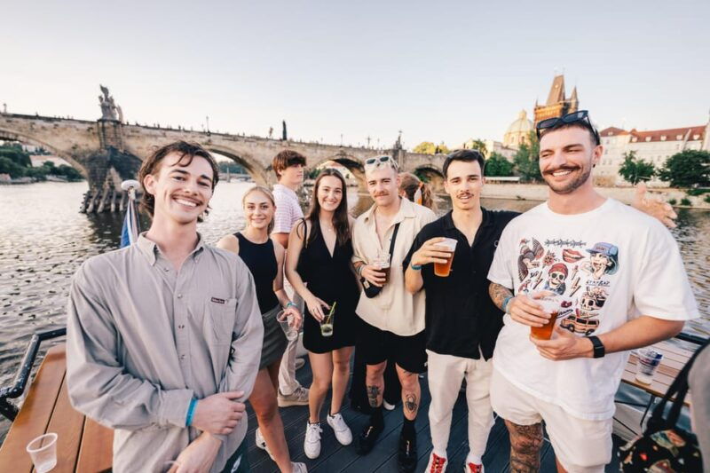 Prague: Booze Cruise with Open Bar and Duplex Entry - FAQ