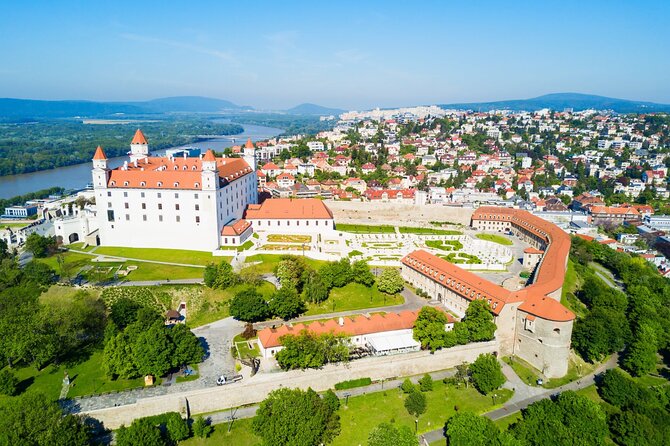 Prague-Budapest One-Way Sightseeing Day Tour - Reviews