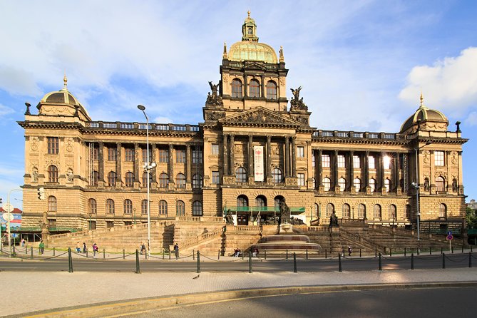 Prague: Bus Tour, Walking Tour, River Cruise and Lunch - Sightseeing Itinerary