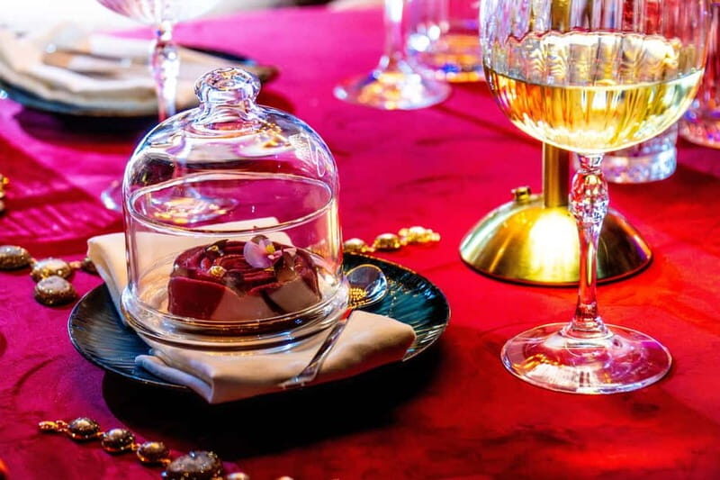 Prague: Cabaret Show at Medusa - Nightlife Prague - FAQ