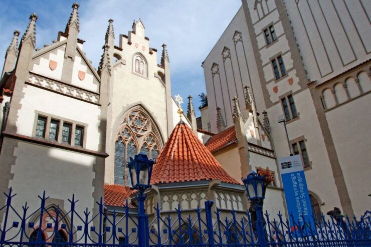 Prague: Castle and Jewish Quarter Tour - Activity Details