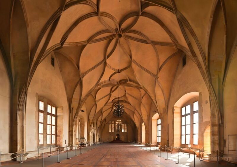 Prague Castle: Royal Palace, Cathedral, and Golden Lane Tour - What to Expect from the Prague Castle Tour