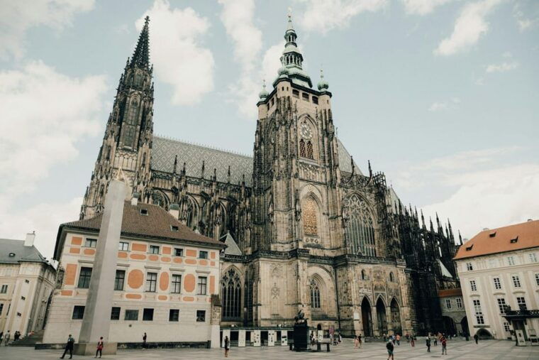 Prague Castle St. Vitus Cathedral, Royal Palace, St. George's Basilica - Who Will Love This Tour