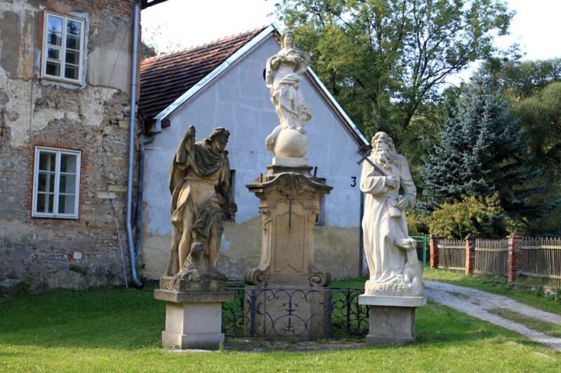 Prague: Czech Village Walking Tour with Guide - Good To Know