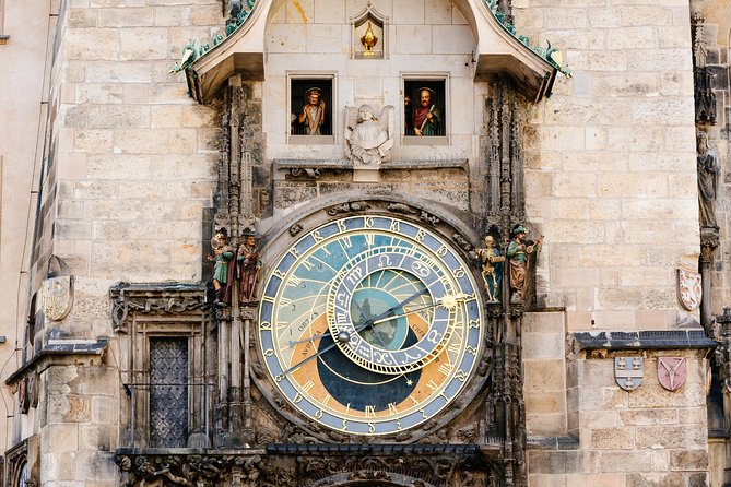 Prague Day Trip From Vienna With Accommodation Pick-Up - Positive Experiences and Disappointments