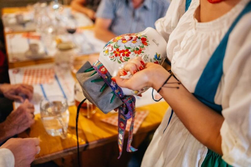 Prague: Dinner with Folk Show and Open Bar - FAQ