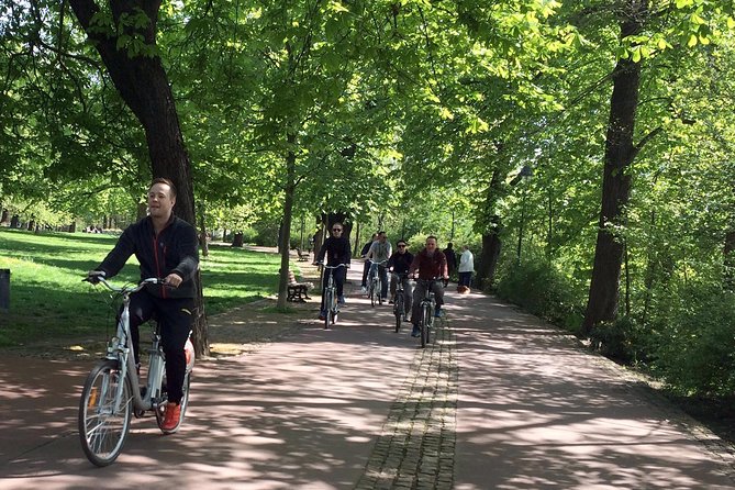 Prague E-Bike Tour - Stunning Viewpoints, Castle, City & Park - Cancellation Policy