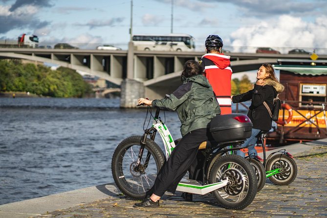 Prague E-scooter Hugo Bike - Rental - The Sum Up