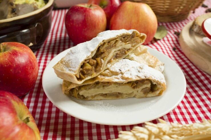 Prague: Evening Folklore Garden Party With Traditional Menu - Duration and Language