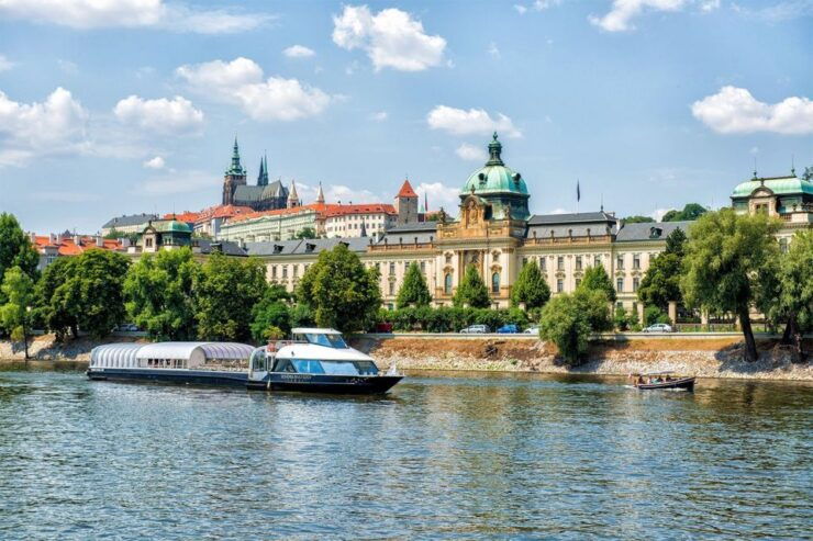 Prague: Evening Vltava River Eco Cruise With Prosecco - Experience Highlights