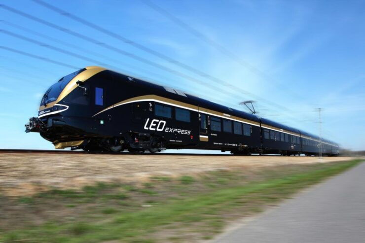 Prague: Express Train Transfer Ticket to and From Krakow - Travel Experience