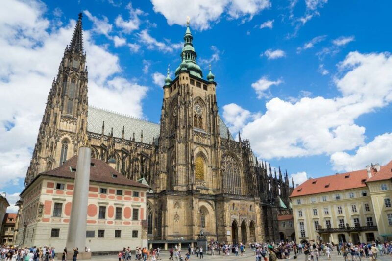 Prague: Full-Day Old Town, River Cruise & Prague Castle Tour - Good To Know
