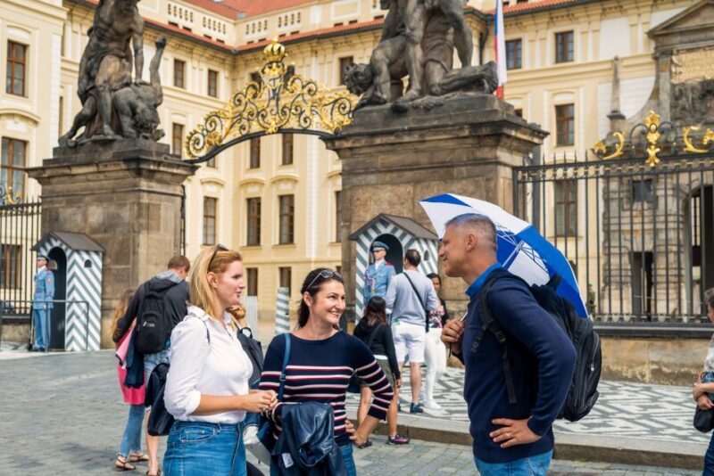 Prague Grand 2,5 hour + 2 hour exterior walking tour - FAQ