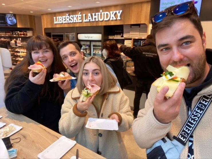 Prague: Guided Street Food Walking Tour - Experience Highlights