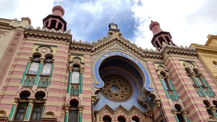 Prague: Guided Walking Tour of Prague's Jewish Quarter - Tour Experience