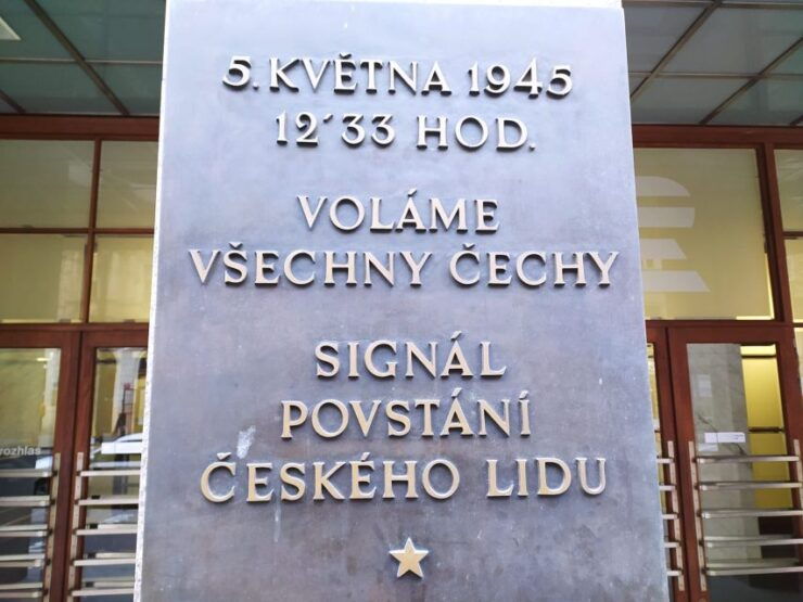 Prague: Historical Walking Tour With Focus on World War 2 - Experience Highlights