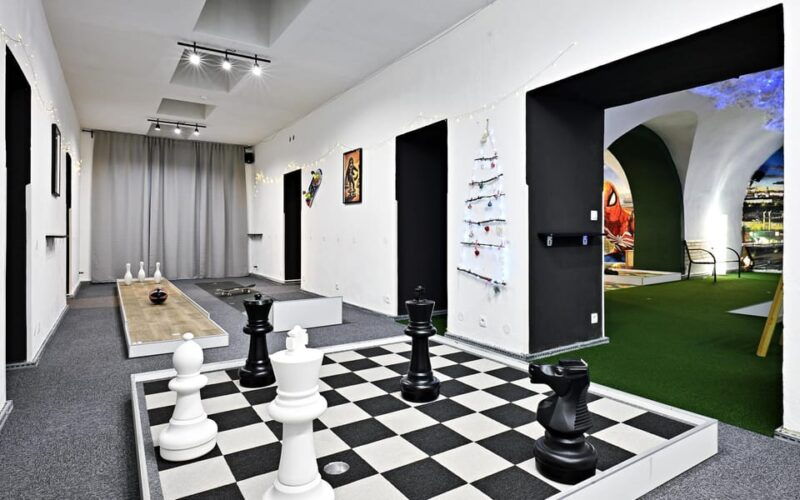 Prague: Mazemania Miniature Golf Experience - Good To Know