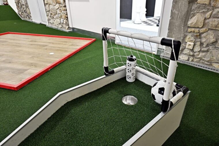 Prague: Mazemania Miniature Golf Experience - Practical Tips for Visiting