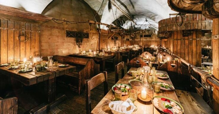 Prague: Medieval Dinner With Unlimited Drinks - Experience Highlights