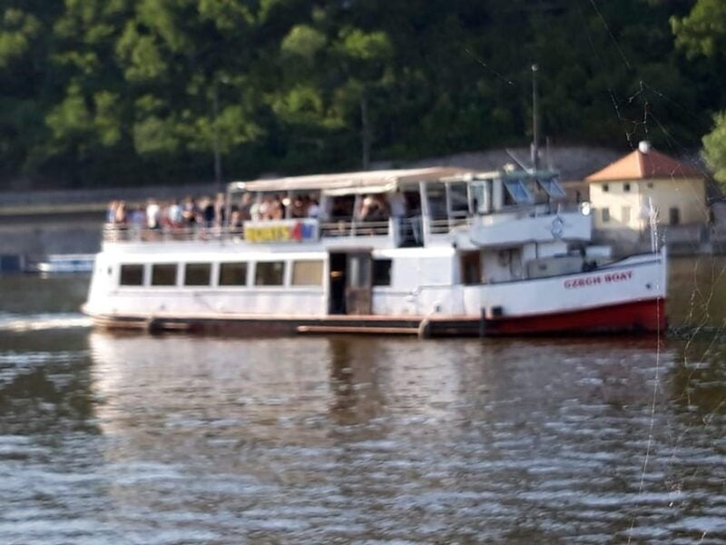 Prague: New Year's Eve Cruise through Midnight - The Food and Drinks