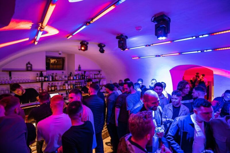 Prague: New Year's Eve Pub Crawl & Shots Bar Club Entry - Good To Know
