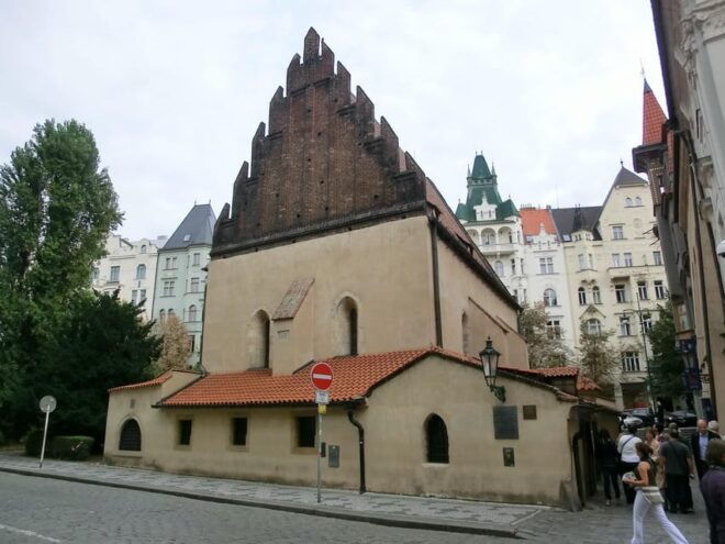 Prague: Old Town and Jewish Quarter Guided Walking Tour - Tour Inclusions