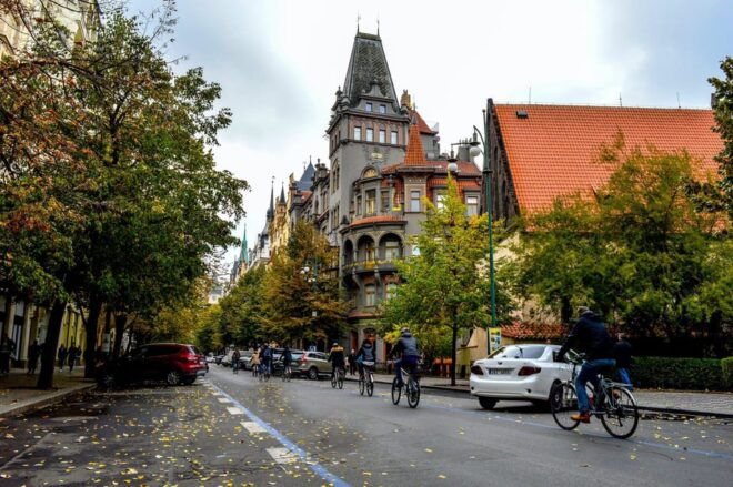 Prague: Old Town and Jewish Quarter Walking Tour - Key Historical Sites