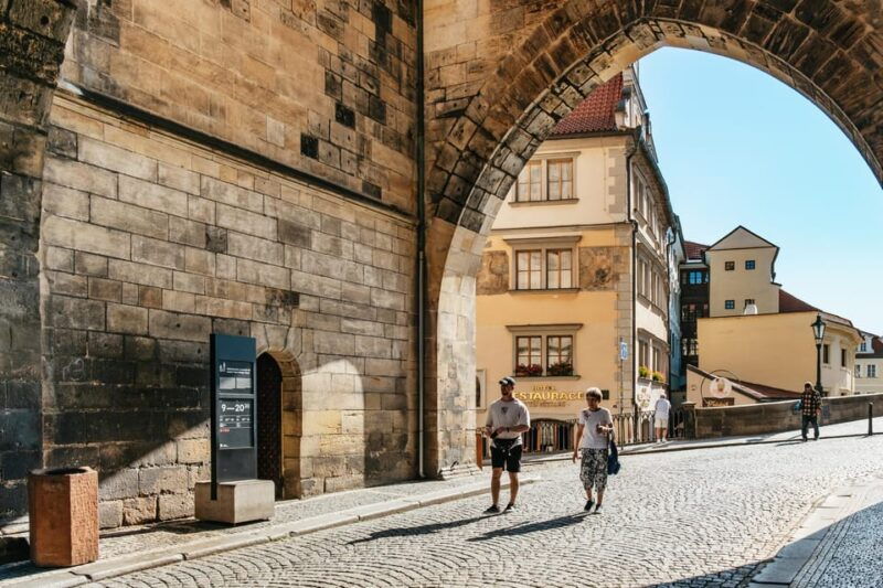 Prague: Old Town, Astronomical Clock and Underground Tour - Going Underground: Hidden Medieval Passages
