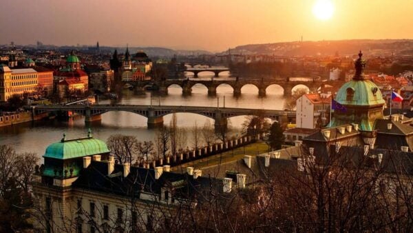 Prague: Old Town, Charles Bridge, and Prague Castle Tour - Exploring Charles Bridge