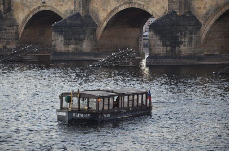 Prague: Old Town Guided Walking Tour and City Boat Ride - Good To Know