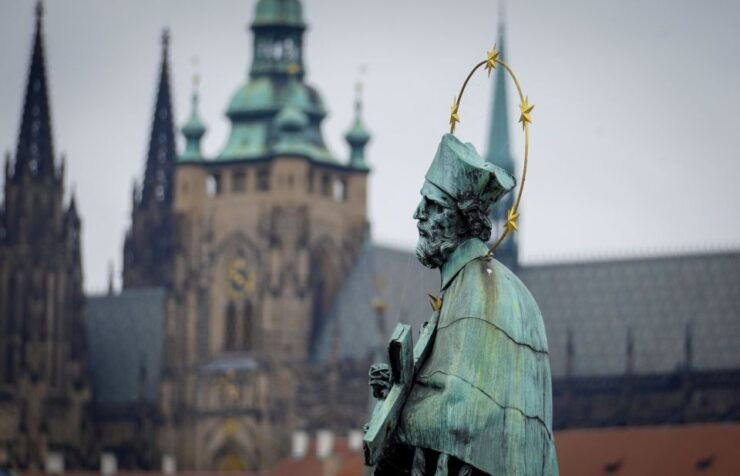 Prague: Old Town Highlights & Hidden Gems Guided Tour - Highlights of the Experience