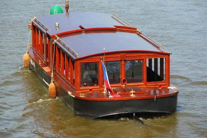 Prague: Old Town, Prague Castle & River Cruise Day Tour - Practical Tips