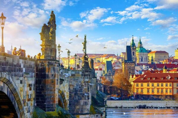 Prague: Old Town Tour With Audio Guide - Tips for a Great Experience
