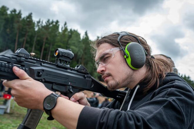 Prague: Outdoor Shooting Experience With up to 10 Guns - Customer Reviews and Ratings